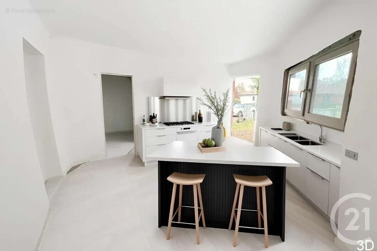 Maison à SAINTE-EULALIE-EN-BORN