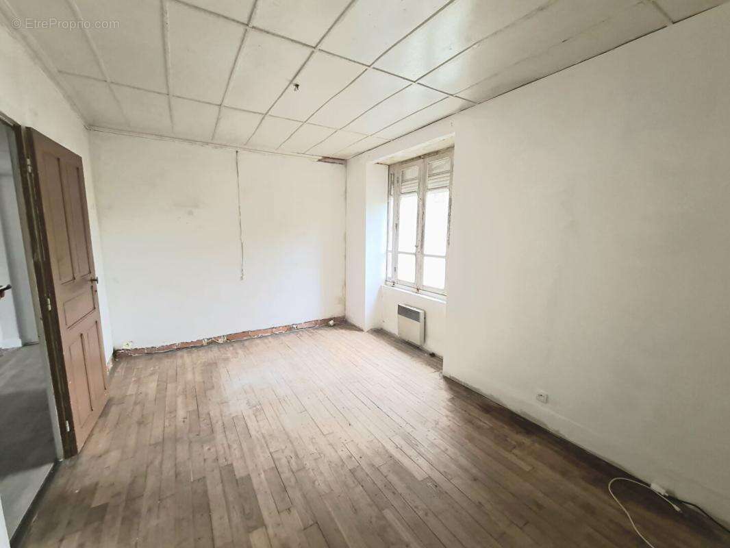 Exclusivité - Le Croisty - Maison de 135.36 m2 - 6 pièces - 3 chambres  -  Jardinet 20 m2 - Prix 125.000 - photo 11