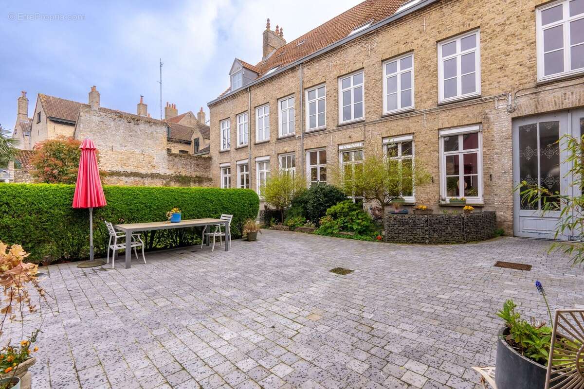 Appartement à BERGUES