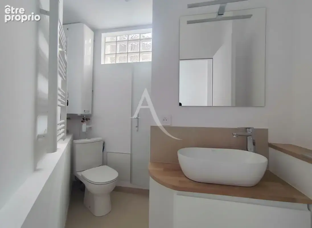 Appartement entièrement rénové 3 pièce(s) à 200 m de la pendule du remblai des Sables d'Olonne - photo 4