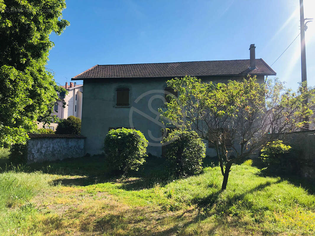 Maison à BEAUREPAIRE
