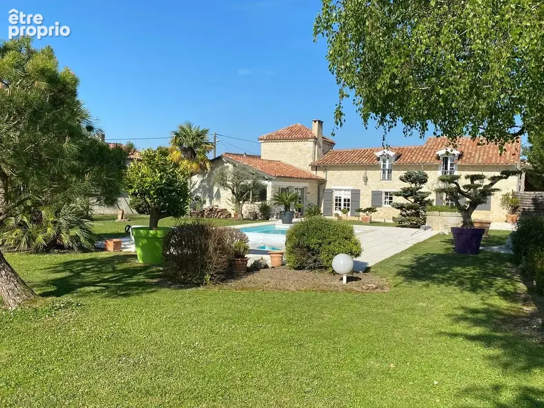 Charmante Maison en Pierre avec Piscine, Vues Panoramiques et Jardin Paisible - photo 4