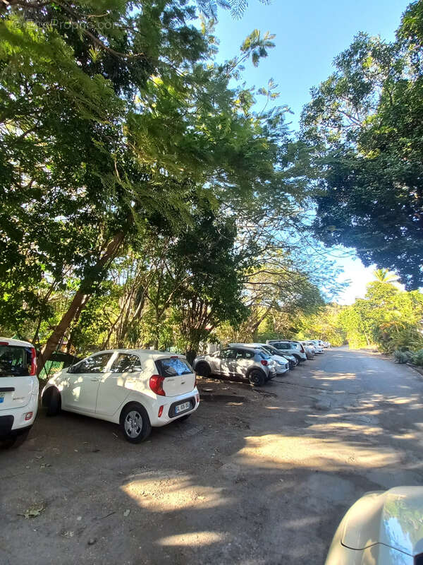 Terrain à BOUILLANTE