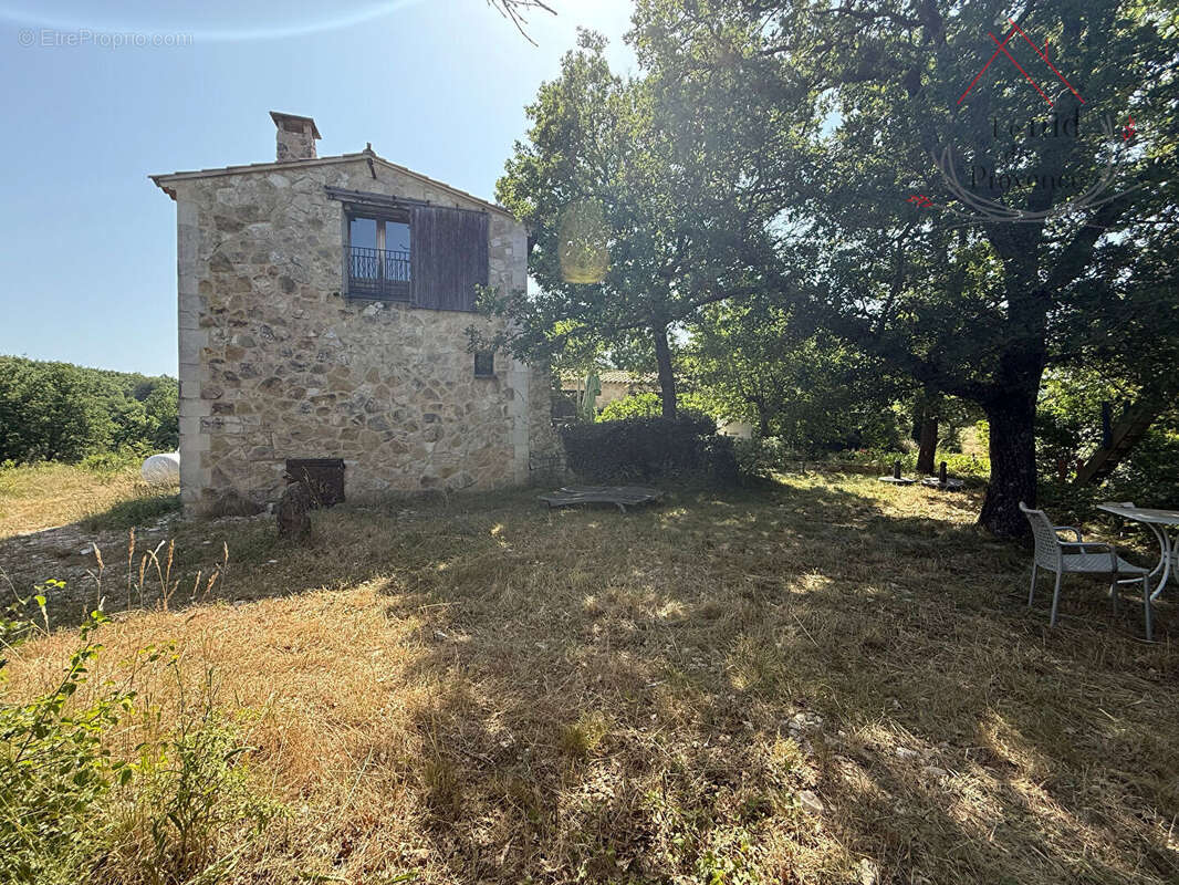 Maison à VENASQUE