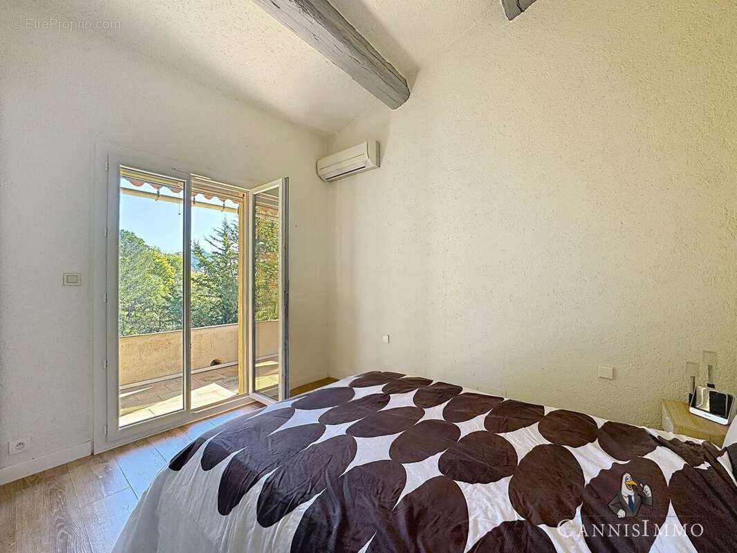 Maison à MANDELIEU-LA-NAPOULE