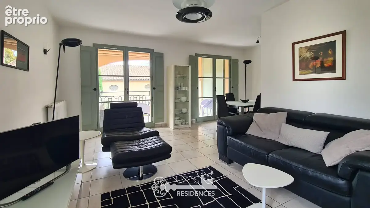 Appartement 3 chambres avec terrasse et vues verdoyantes à Uzès - photo 11