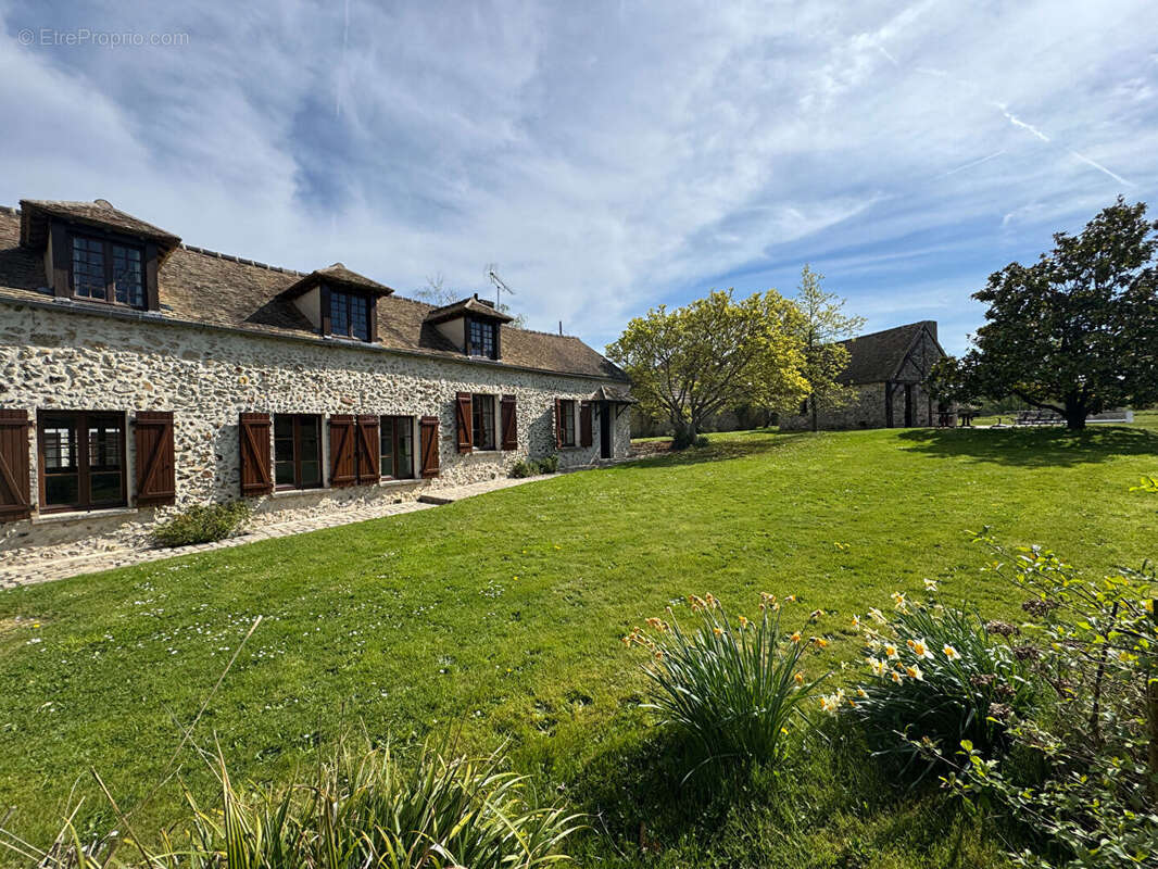 Maison à GARANCIERES