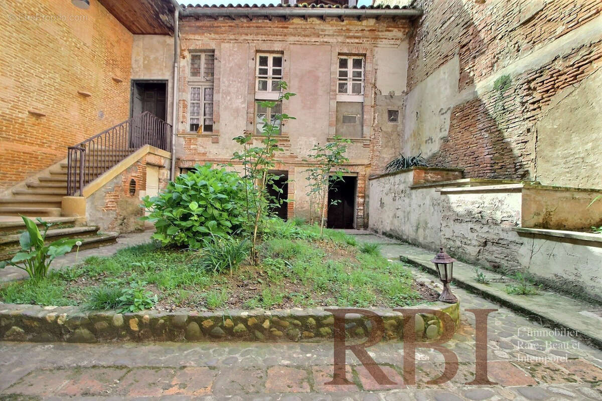 Maison à MONTESQUIEU-VOLVESTRE