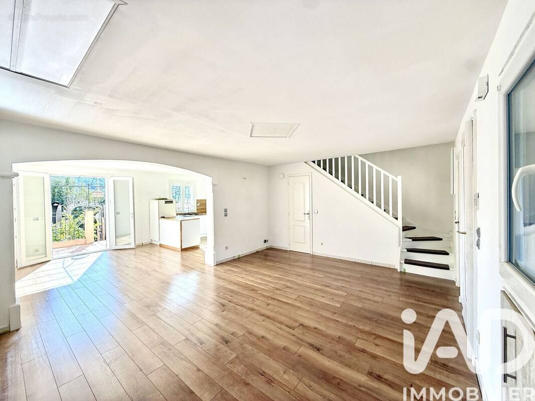 Photo 1 - Maison à LA MOLE