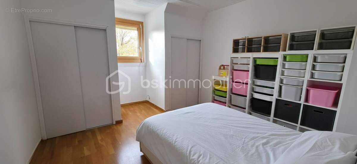 COUP DE CŒUR – Maison familiale avec piscine sur un parc de 3 600 m²- Double garage - Â SAINT SEURIN SUR L'ISLE - photo 10