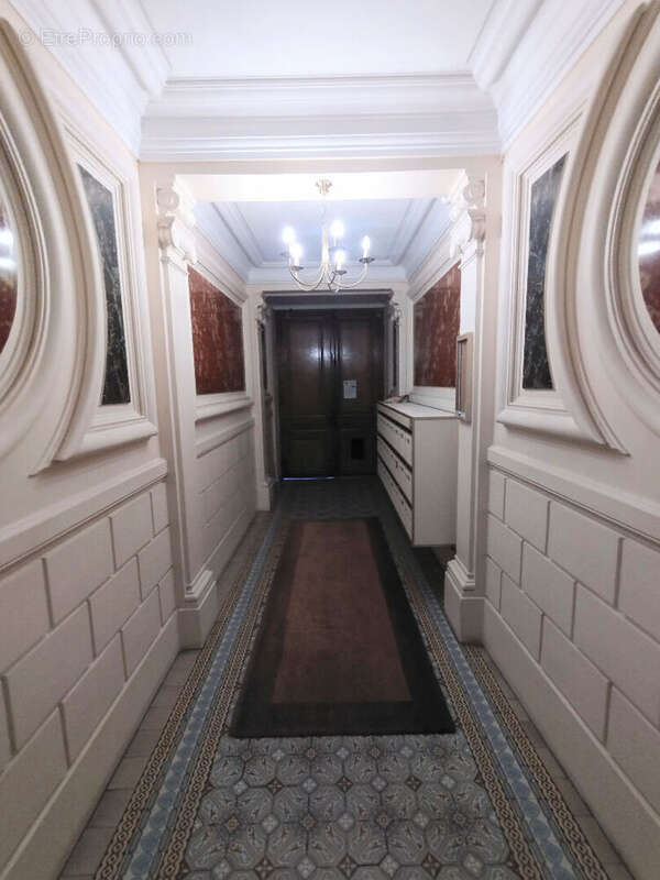 Appartement à NEUILLY-SUR-SEINE
