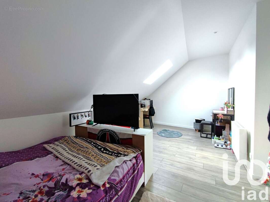 Maison 128 m² à Courdimanche  - photo 9