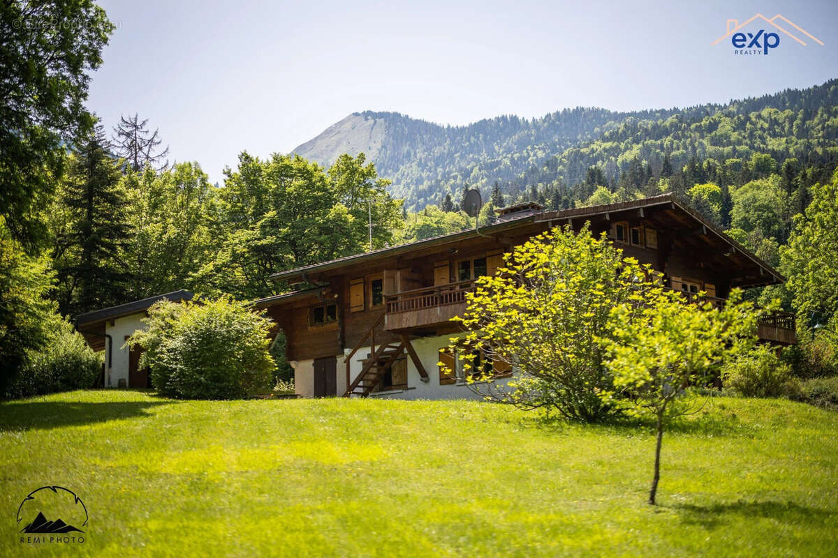 Maison à GIEZ