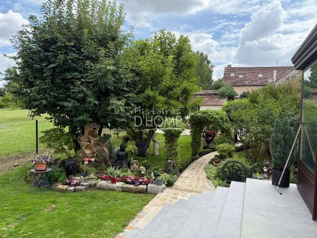 Maison à BERNAY-VILBERT