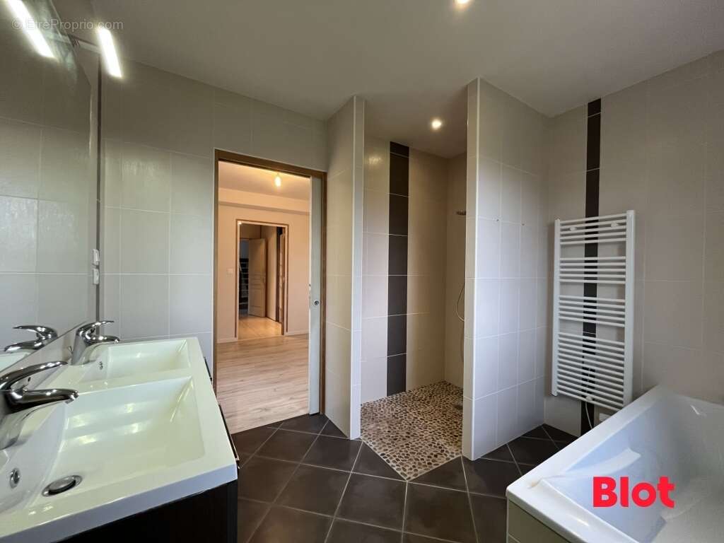 Maison à SAINT-VINCENT-DES-LANDES