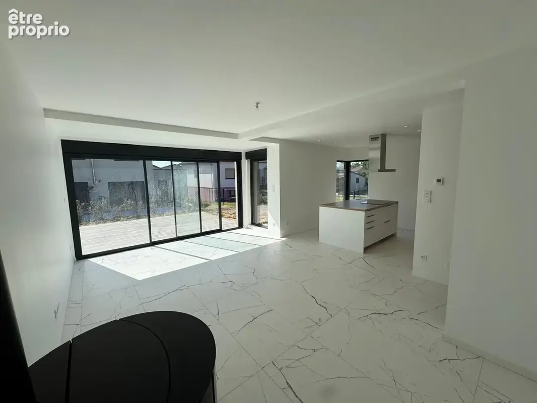 Appartement neuf en rez-de-chaussée avec terrasse de 20 m2 et jardin privatif de 130 m2 + garage + parking. - photo 8