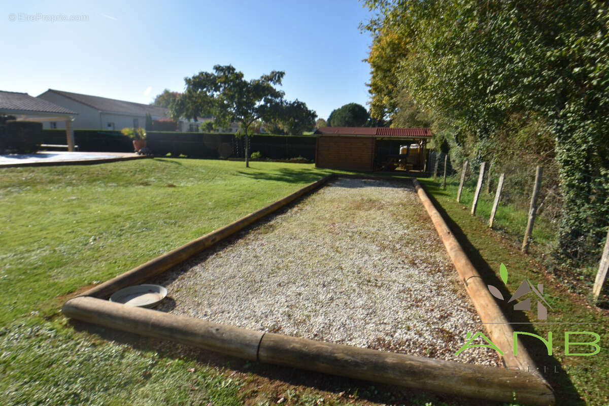 Maison à MARILLAC-LE-FRANC