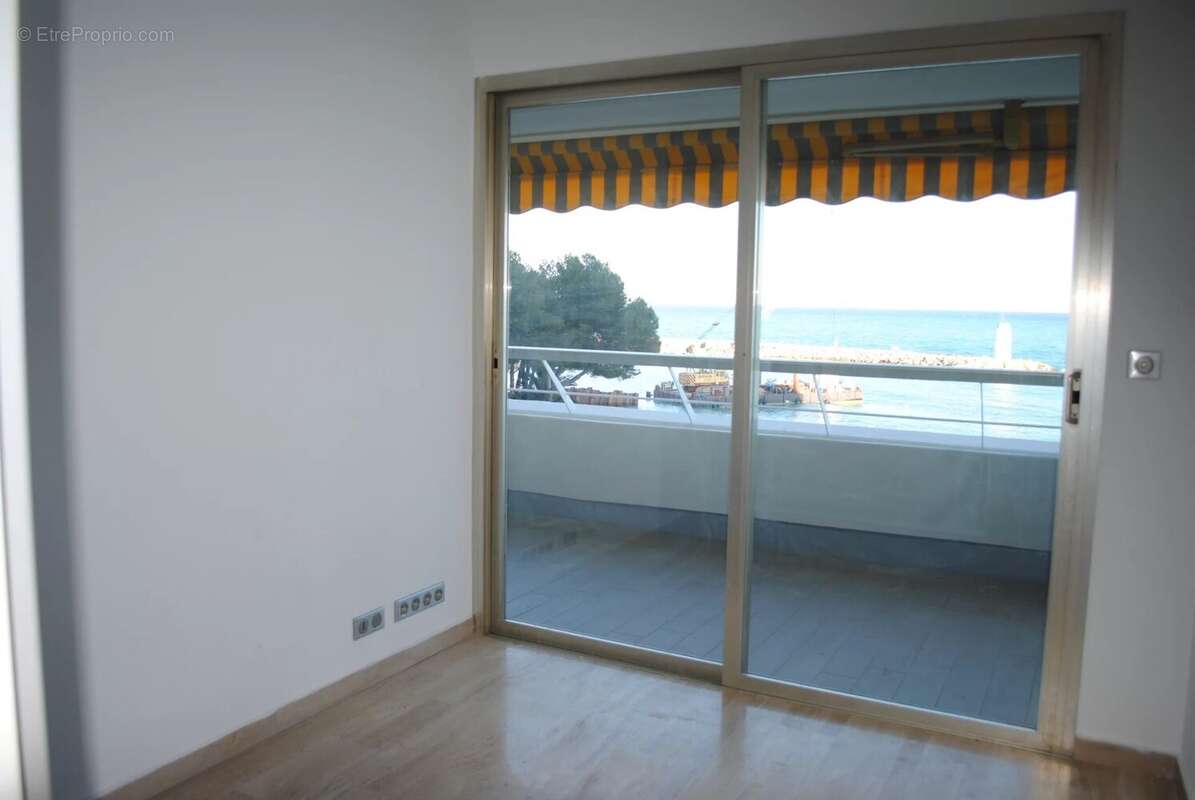 Appartement à VILLENEUVE-LOUBET