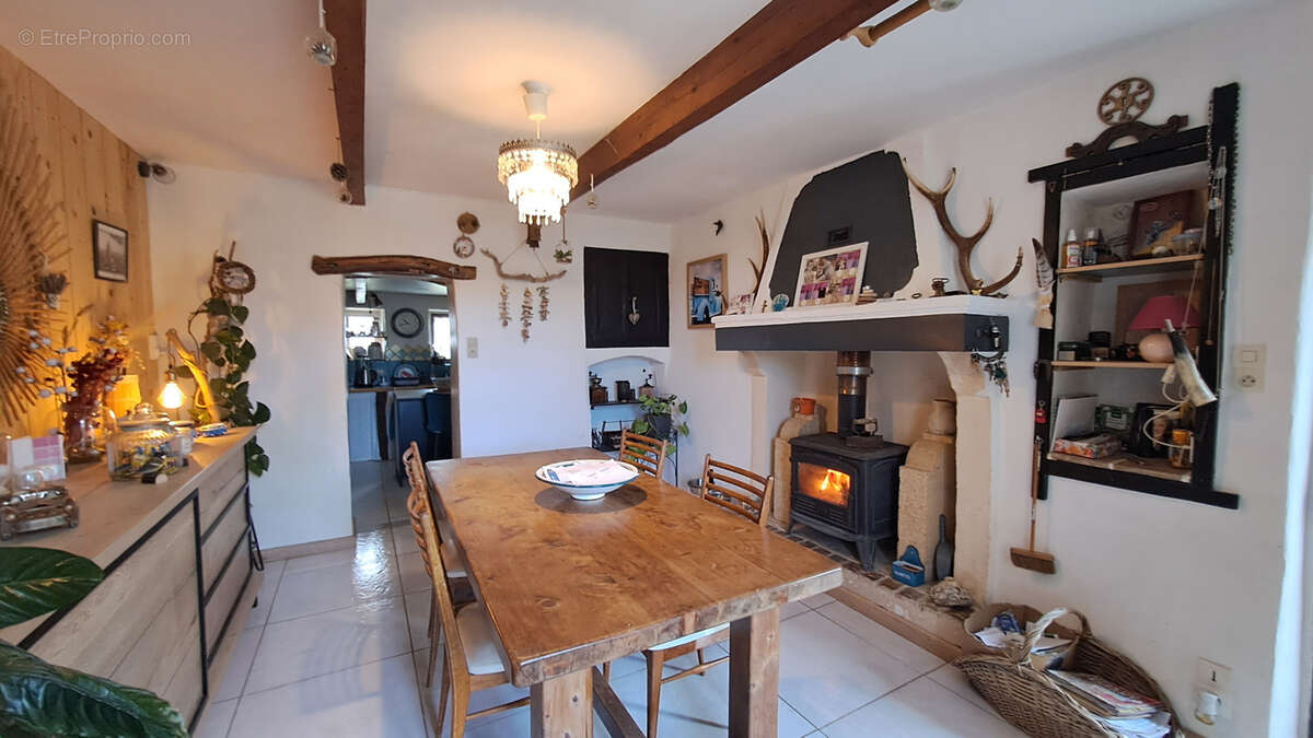 Maison à TRAVAILLAN