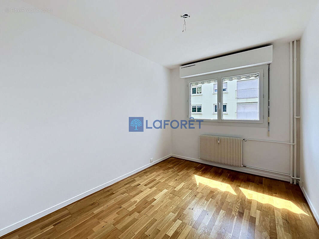 Appartement à SAINT-PIERRE-DU-PERRAY