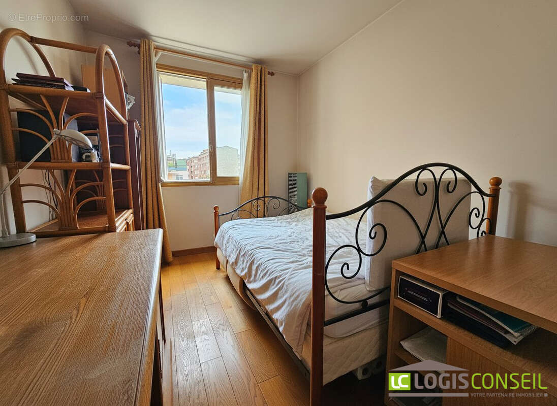 Appartement à MONTROUGE