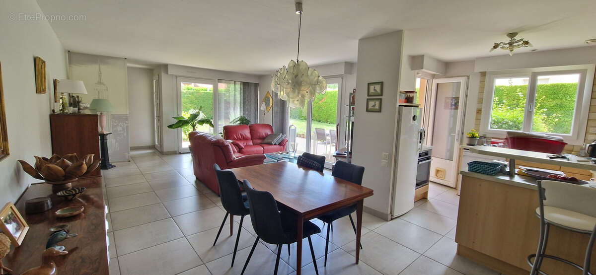Maison à PERIGNAT-LES-SARLIEVE