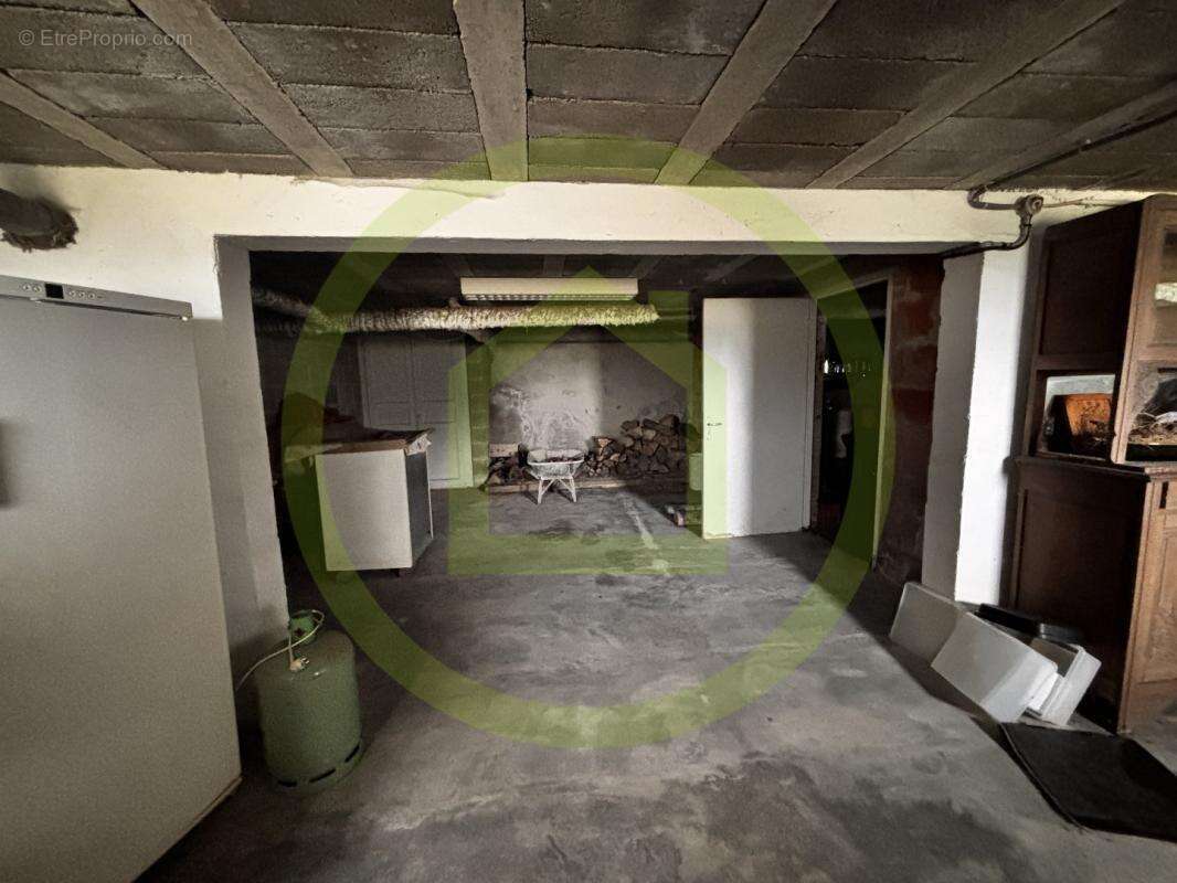 Maison à SAINT-MEDARD-LA-ROCHETTE