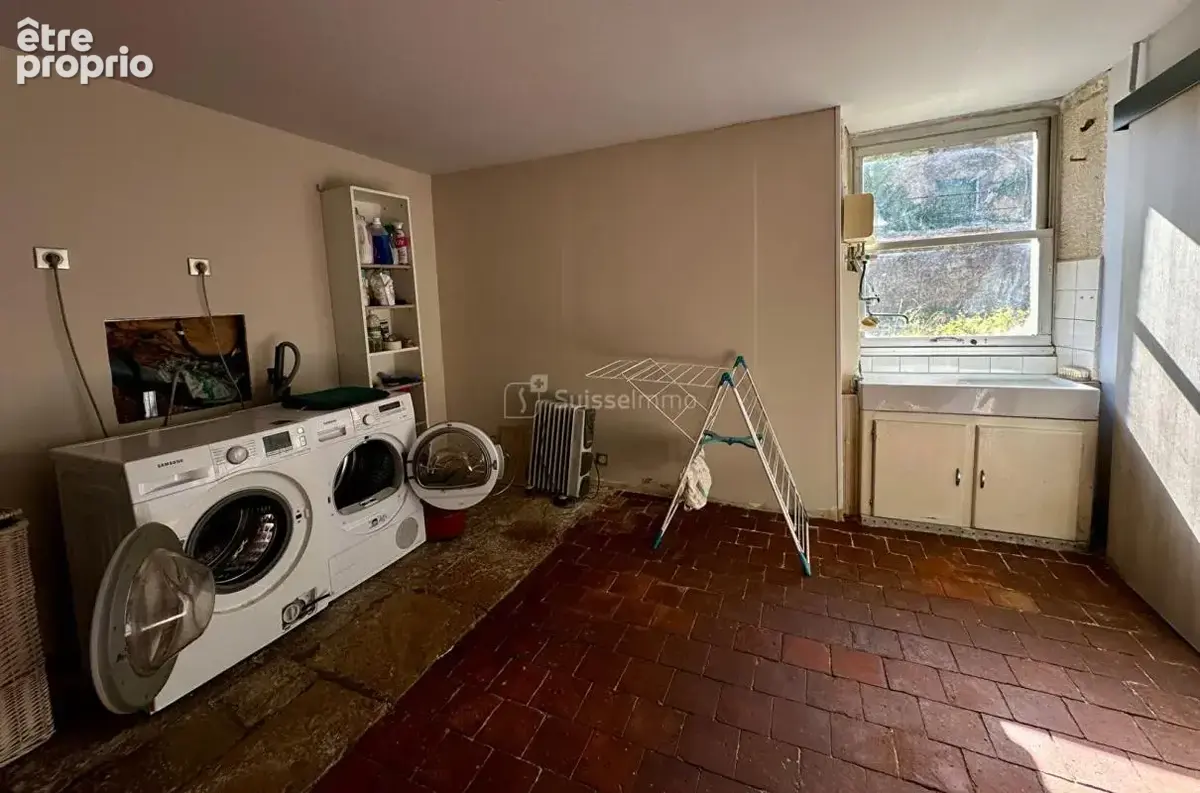 Maison de caractère avec jardin clos et garage - photo 11
