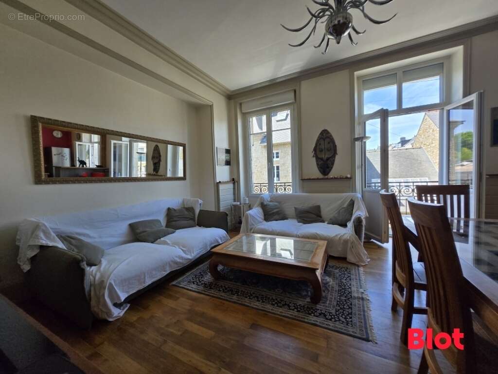 Appartement à FOUGERES