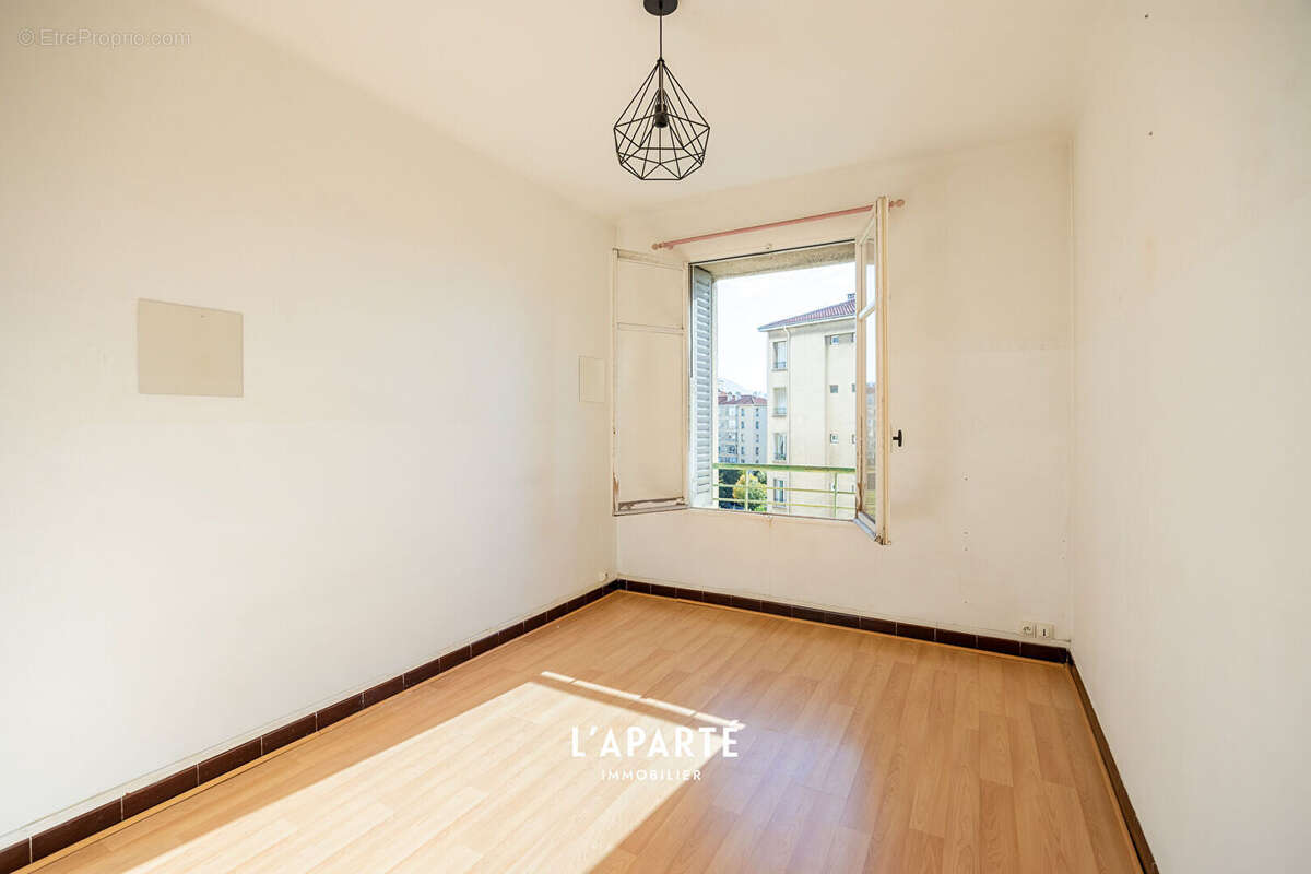Appartement à MARSEILLE-9E