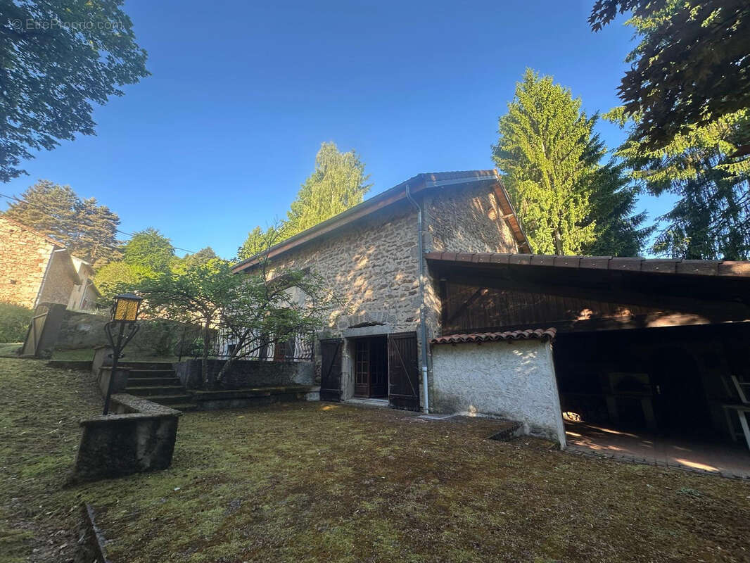 Maison à SAINT-BONNET-DES-QUARTS