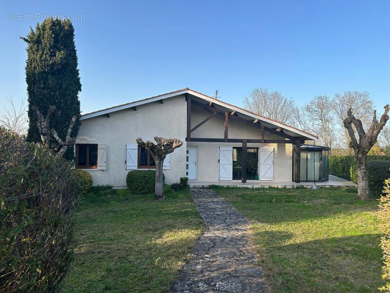 Maison à CUBZAC-LES-PONTS