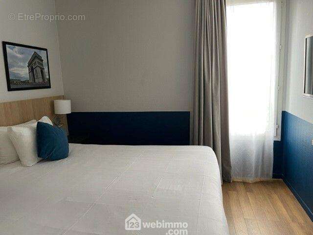 Appartement à COURBEVOIE