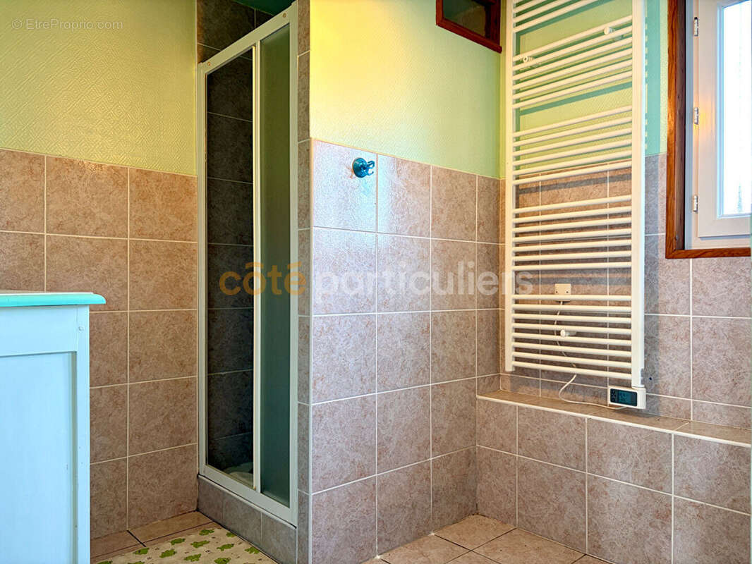 Maison à LE MESNIL-ROUXELIN