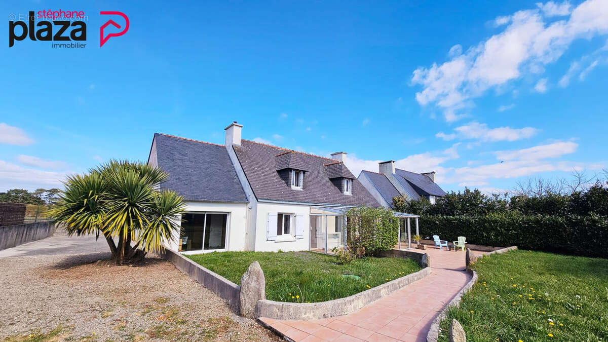 Maison à POULLAN-SUR-MER