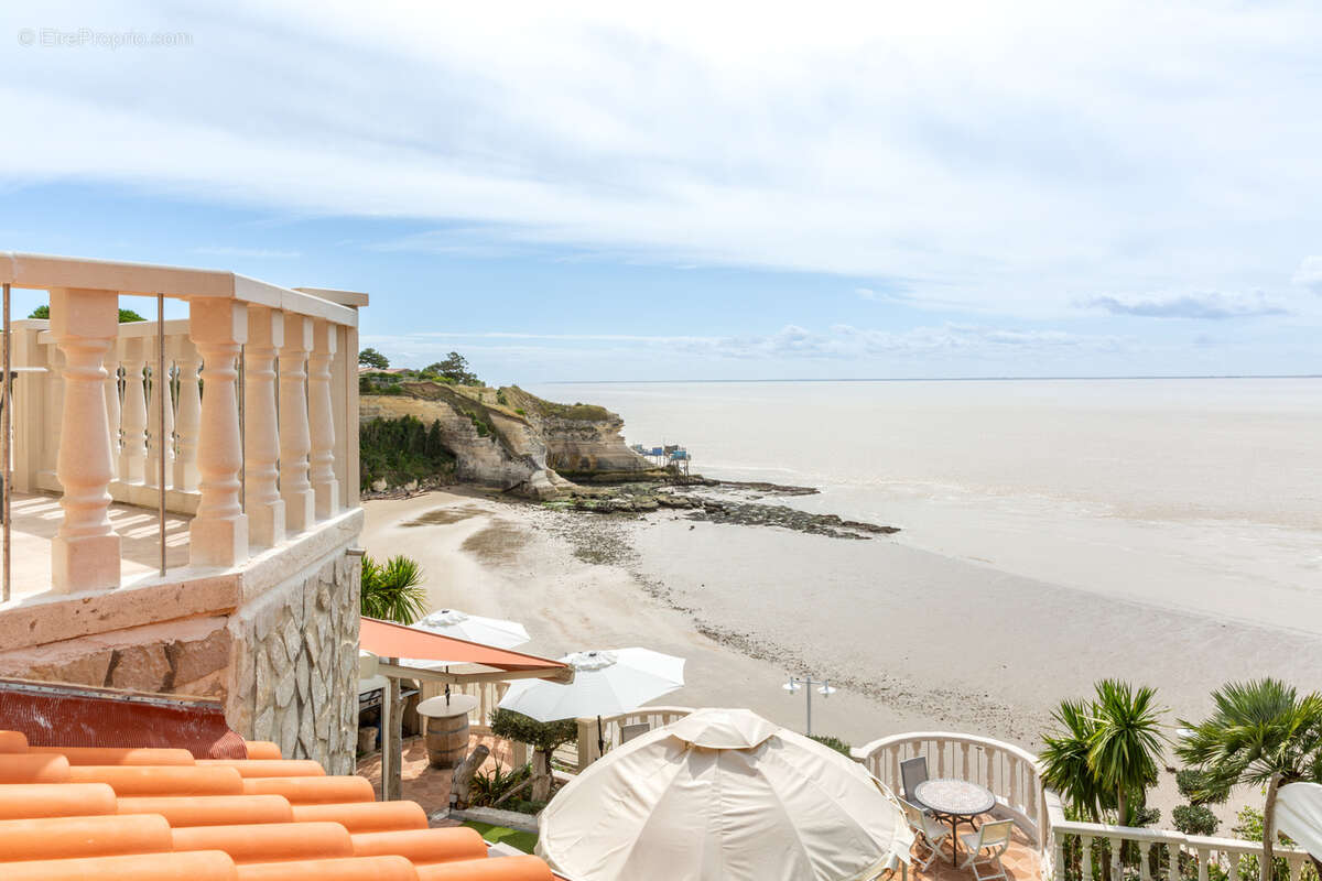 Maison à MESCHERS-SUR-GIRONDE