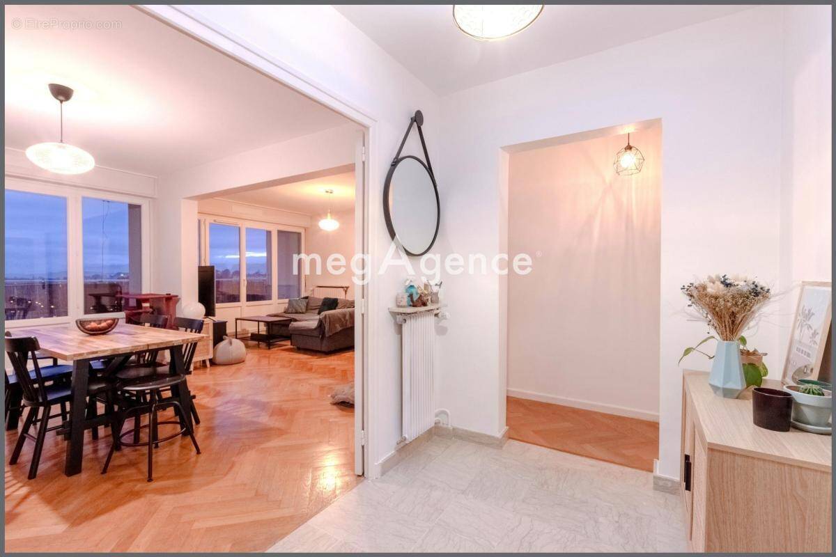 Appartement à SAINTE-FOY-LES-LYON