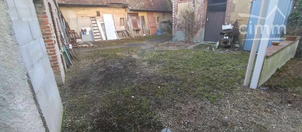 Maison à PEZOU