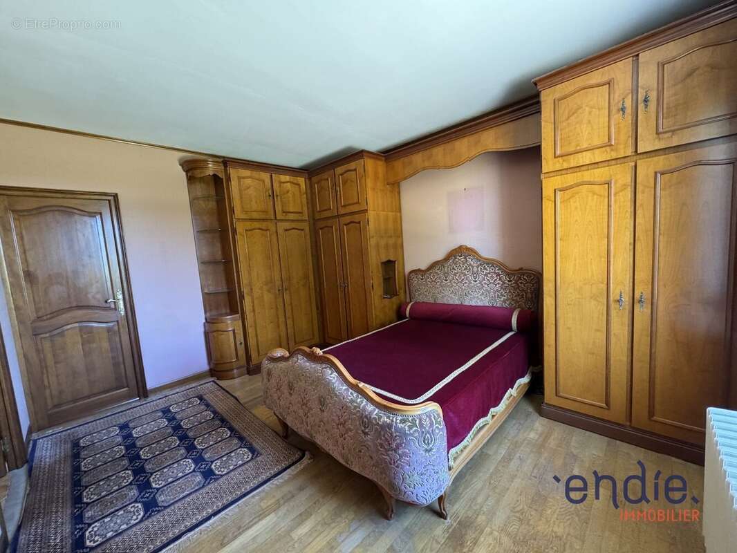 Maison à SAINT-PIERRE-LE-MOUTIER