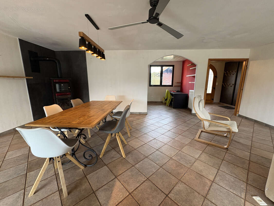 Maison à BIANS-LES-USIERS