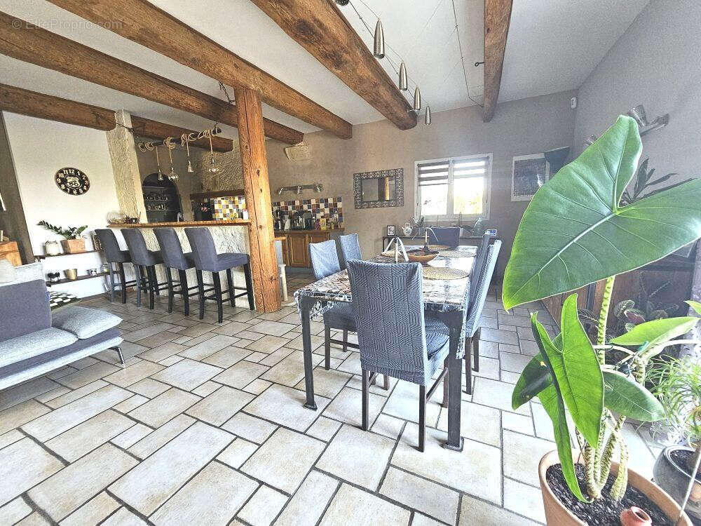 Maison 231 m² à Grabels  - photo 8
