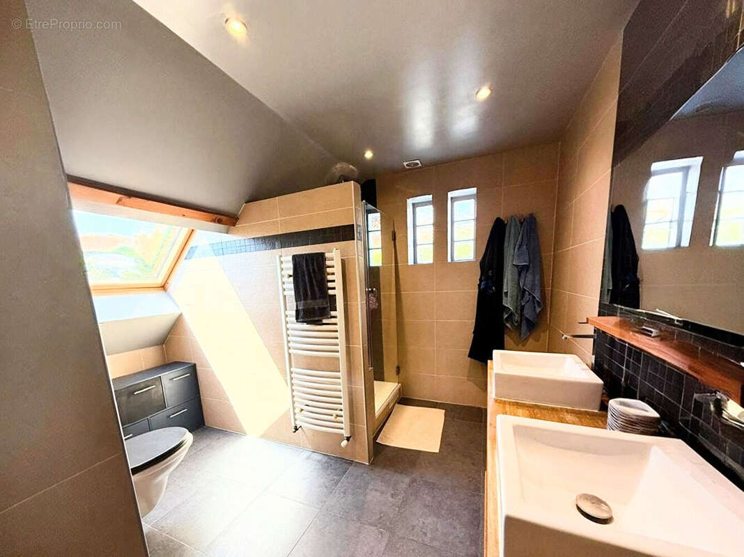 Superbe maison type loft / secteur des coteaux / environ 556 m² de terrain - photo 5