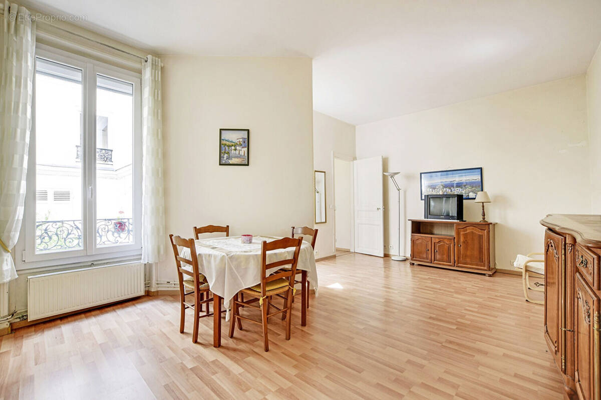 Appartement à PARIS-20E