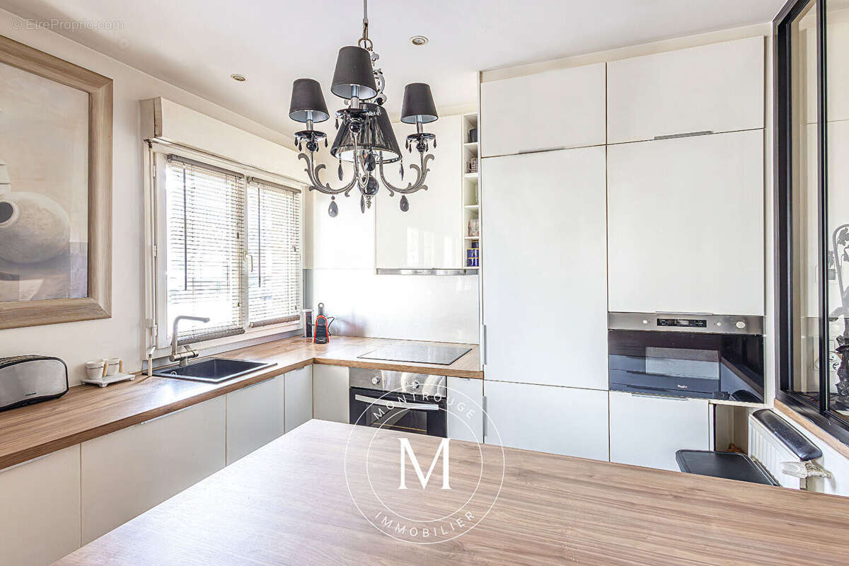 Appartement à LA GARENNE-COLOMBES