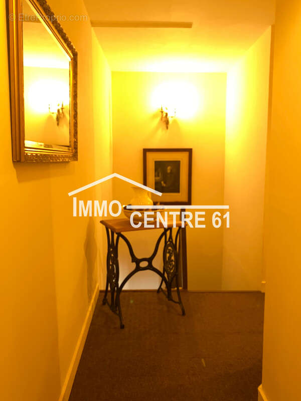 Maison à LASSAY-LES-CHATEAUX