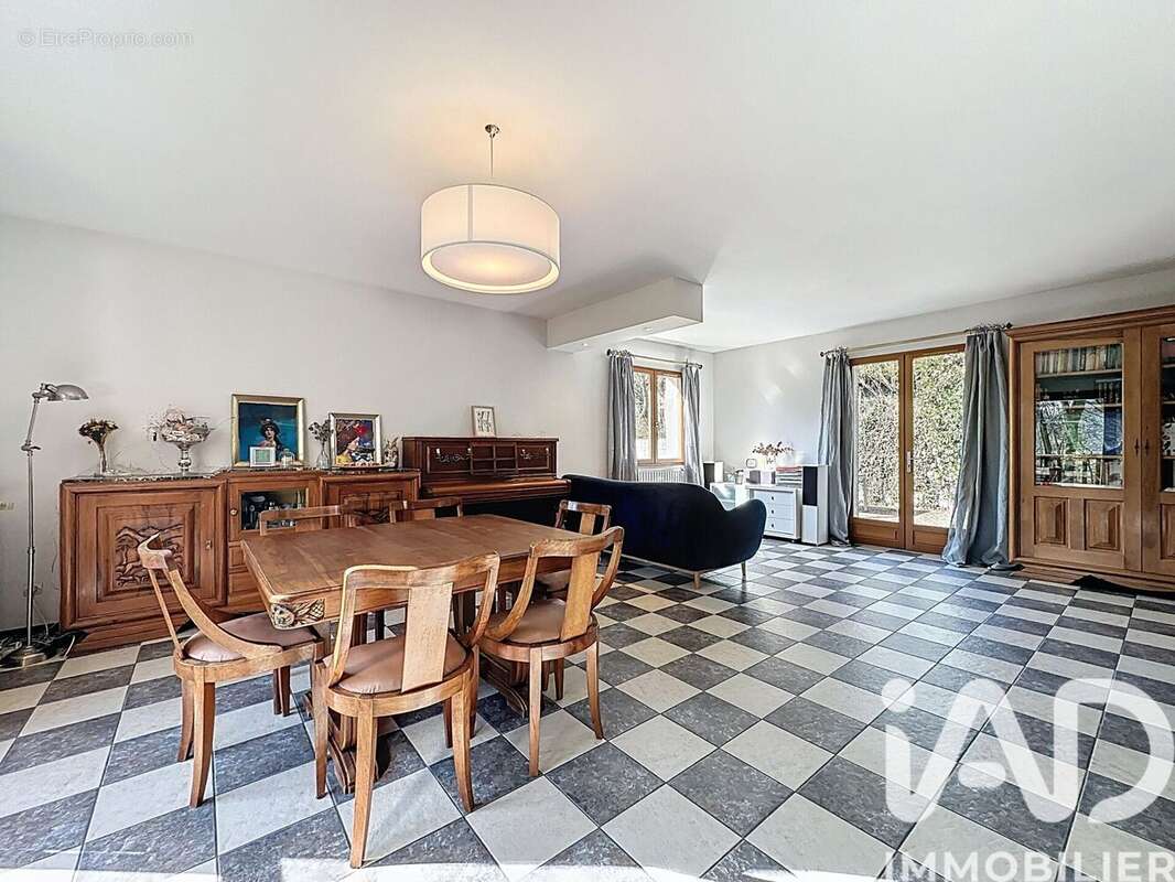 Photo 9 - Maison à LA TOUR-DE-SALVAGNY