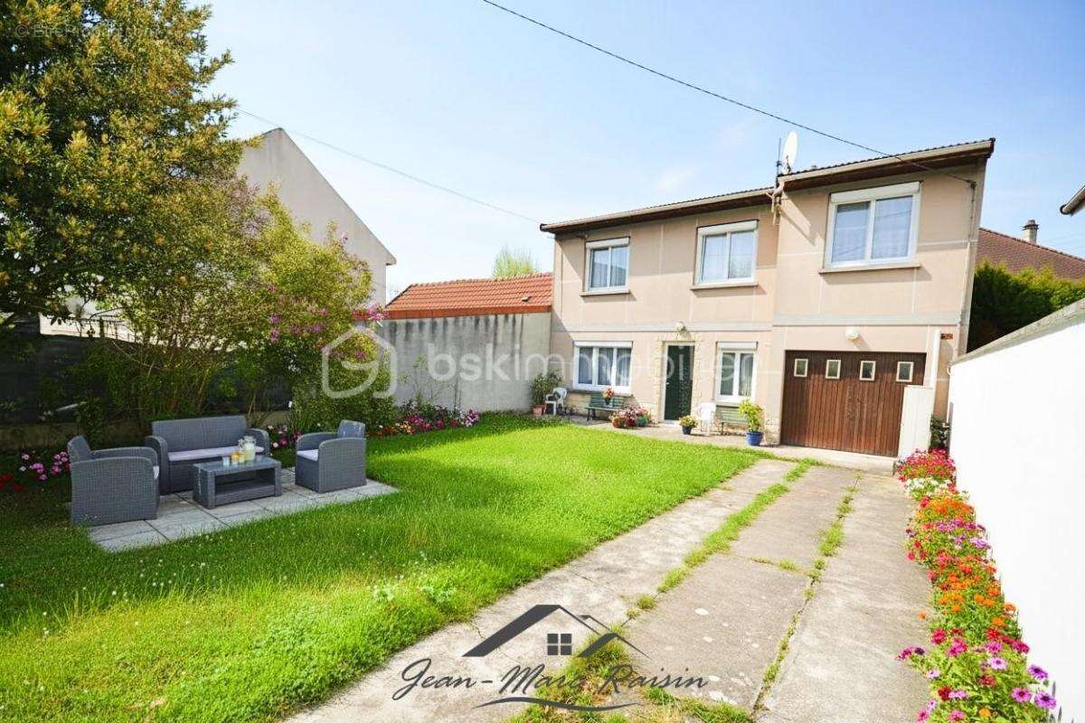 Maison à TREMBLAY-EN-FRANCE