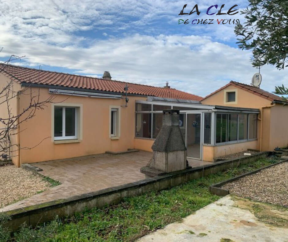 Maison à XANTON-CHASSENON