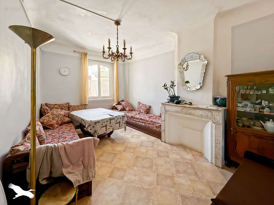 Appartement à MARSEILLE-1E