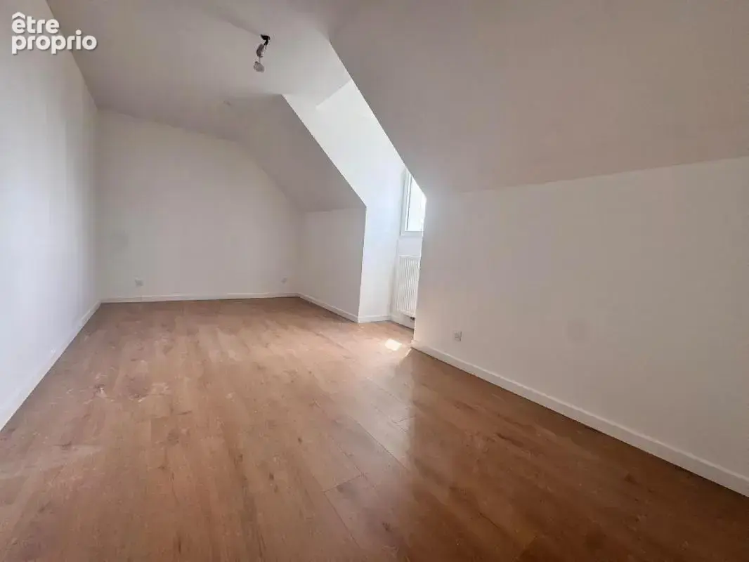 Maison 138 m² à Pommiers  - photo 3